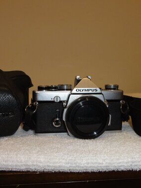Olympus OM-1 35mm SLR Body – Tested Mechanical – Working READ DESCRIPTION!